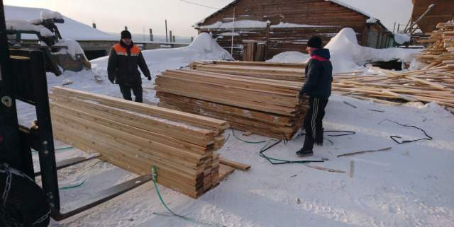 Доска из лиственницы