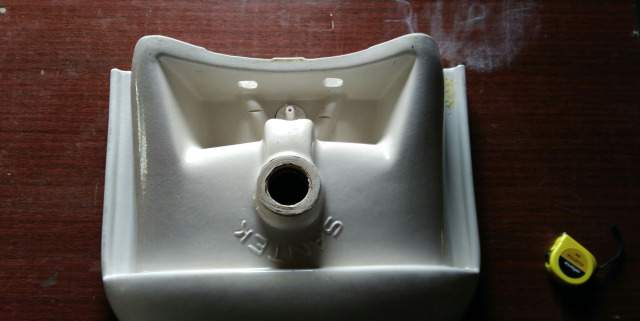 Раковина керамическая для ванной