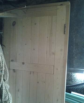  дверь деревянную новую