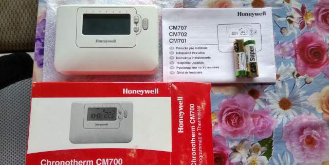 Комнатный термостат Honeywell CM 707A