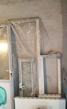 Дверь пластиковая 750х2270 и окно 460х1460
