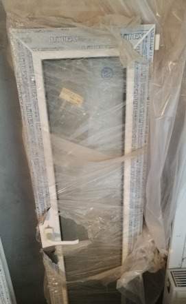 Дверь пластиковая 750х2270 и окно 460х1460