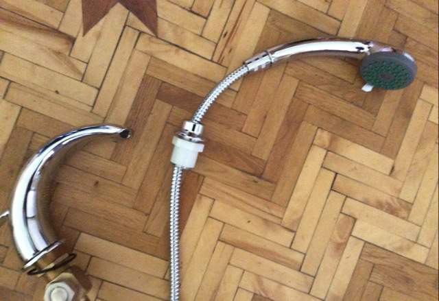 Смеситель в ванну врезной трехпозиционный