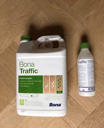 Лак для паркета Bona Traffic