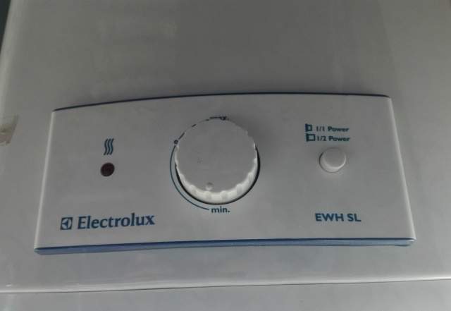 Электрический водонагреватель Electrolux