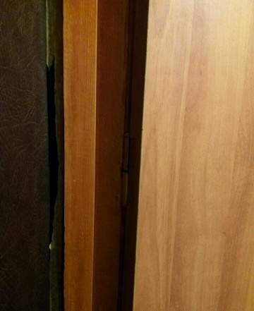 Дверь входная, деревянная