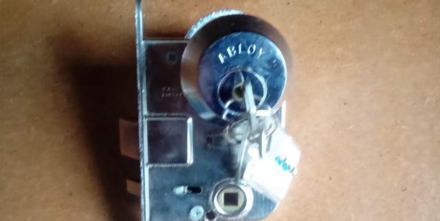 Замок Abloy E4190 Финляндия врезной для двери