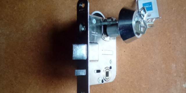 Замок Abloy E4190 Финляндия врезной для двери