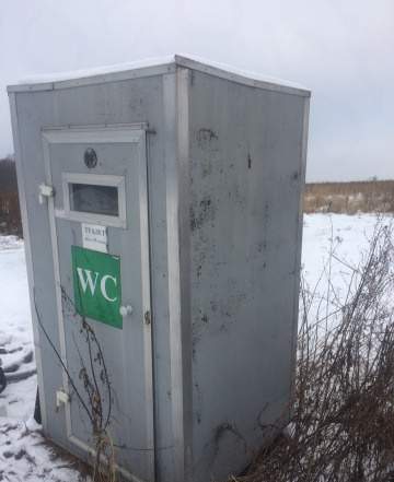 Утеплённая туалетная кабинка