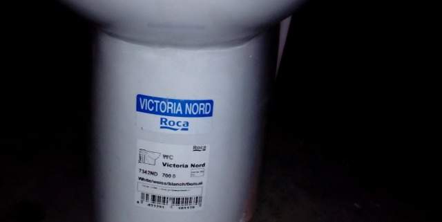Унитаз Viсtoria c бачком б/у, в хорошем состоянии