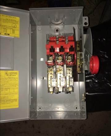 Cutler-Hammer Heavy Duty Safety Switch 60 Amp 600